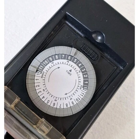 WESTEK TM12DOLB Outdoor Daily Timer with Grounded Outlet, Black - Picture 3 of 4